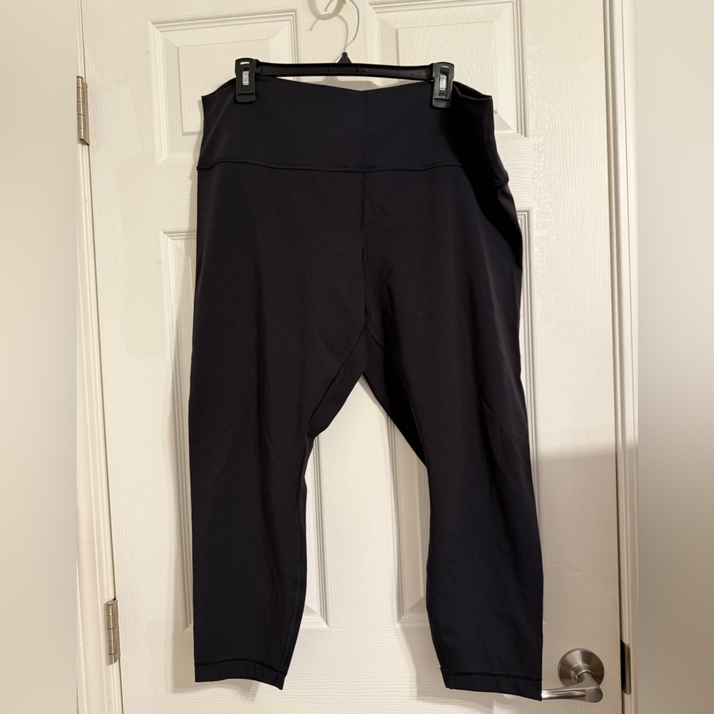 Lululemon Wunder Under 25”